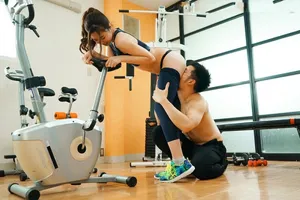 Xin chồng yêu đi tập gym, bà xã cắm sừng với anh pt