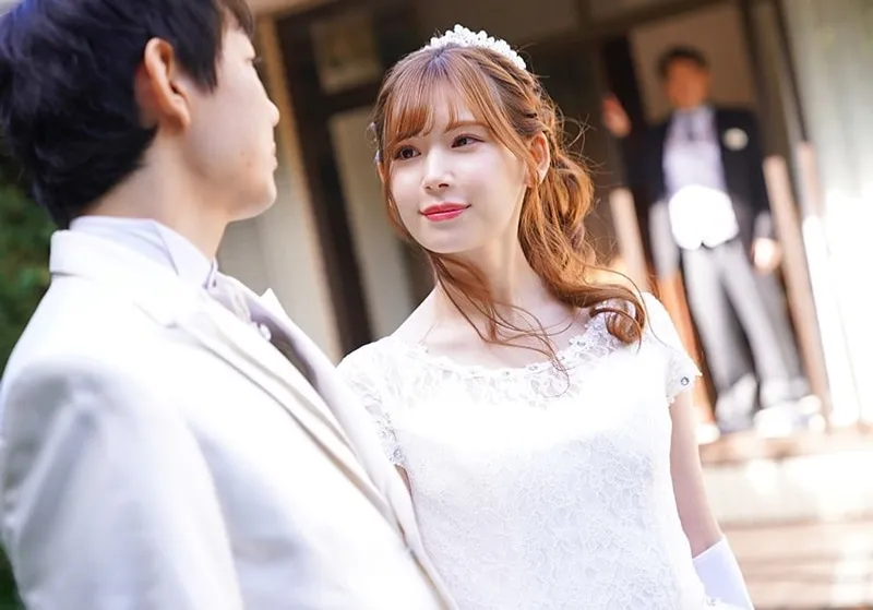 Bố gã chồng nắc bạn gái của con trai ngay sau lễ cưới của con trai