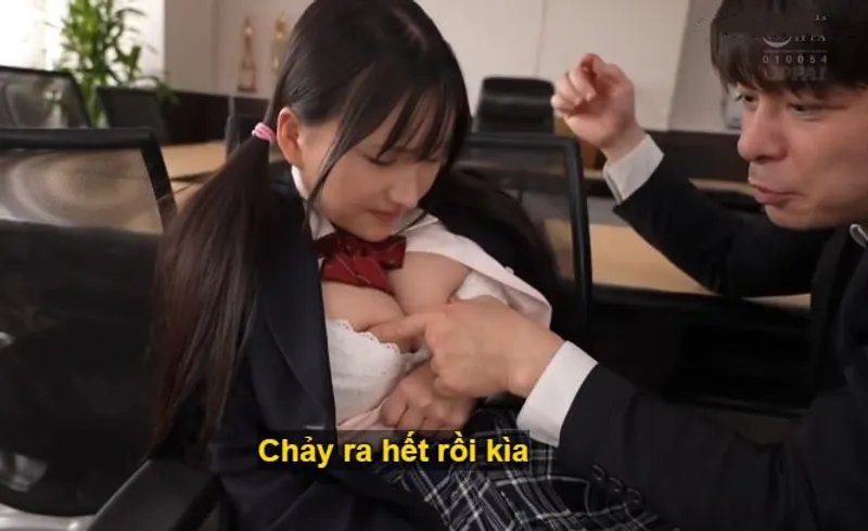 Ba năm trời, thầy giáo rèn luyện học trò ngực đẹp thành “bình đựng tinh”